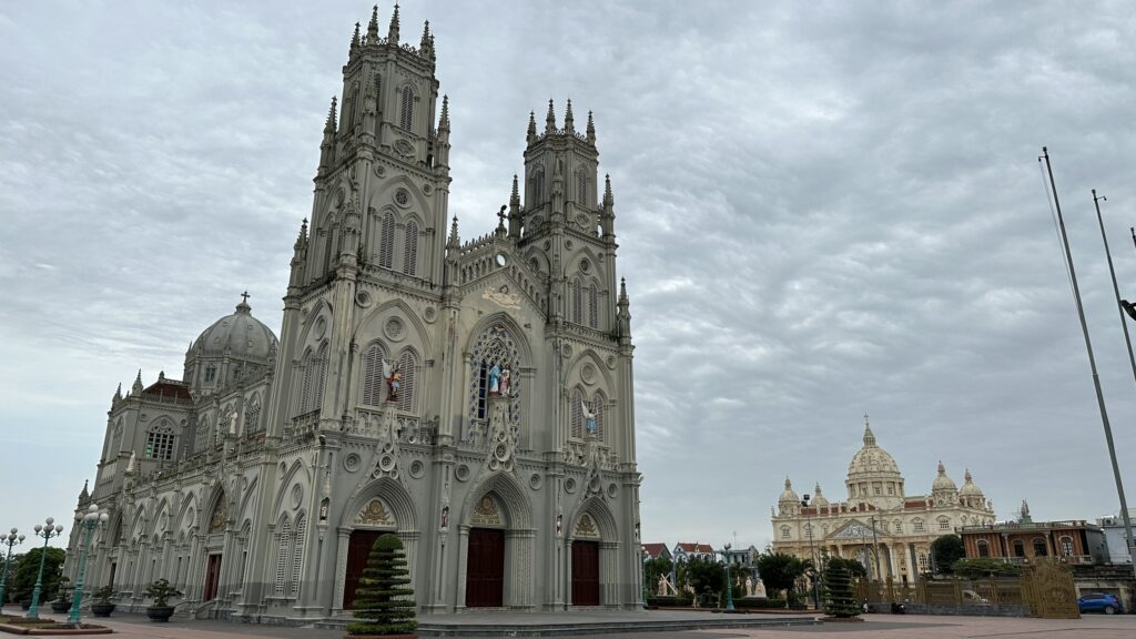 東南アジア最大級のPhú Nhai(フー・ニャイ)教会