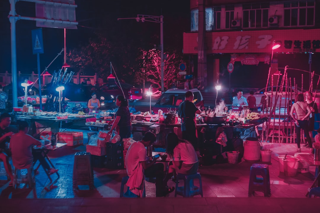 イメージ：4. 食事中の会話と雰囲気