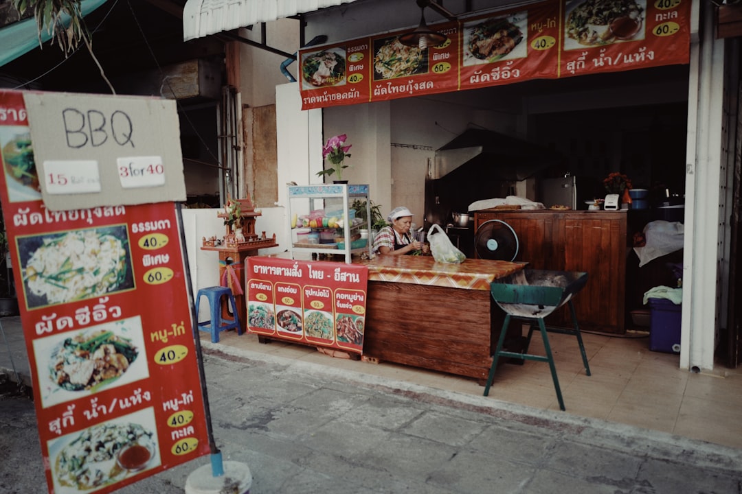 イメージ:4. 食事やテレビを通じた交流