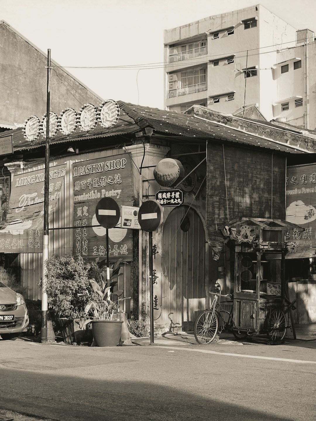 イメージ:3. 見どころ(8A路地・居酒屋・日本食店)