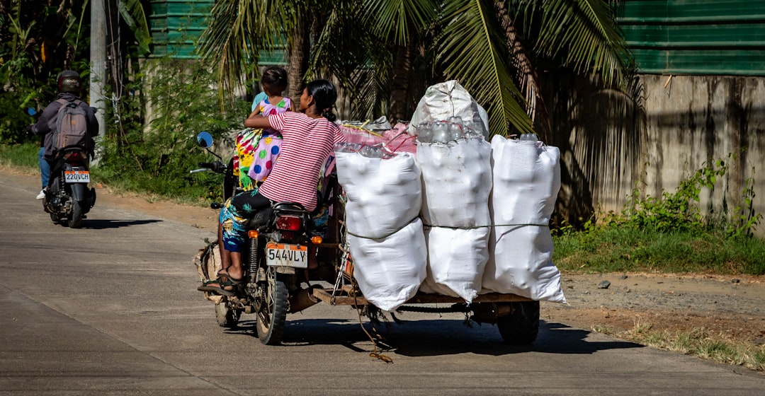 イメージ:3. ベトナムにおけるリサイクルと再利用の工夫